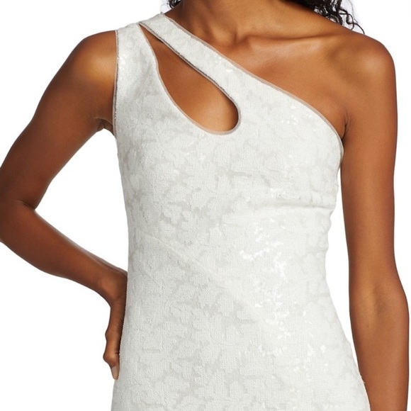 Natalia Sleeveless One Shoulder Gown - Picture 10 of 11